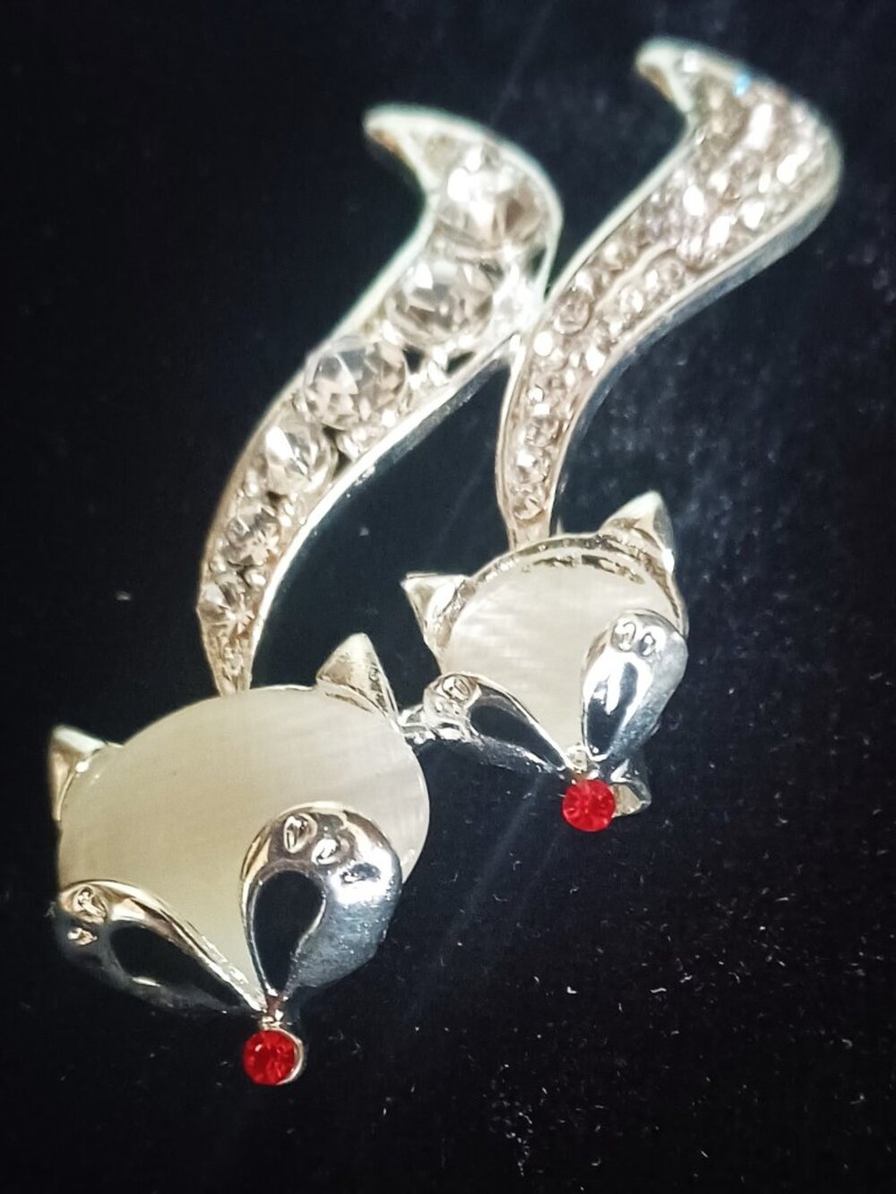 Sparkling Fox Brooch